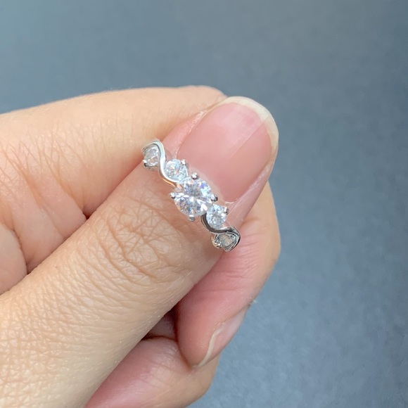 Silver Ring - Picture 3 of 5